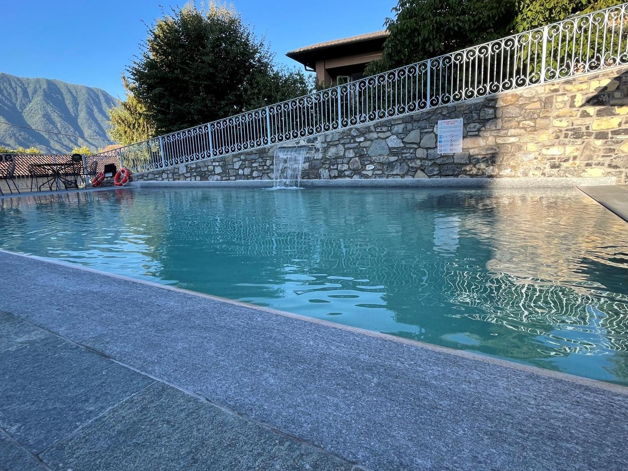 Hotel Lario Mezzegra Exterior photo